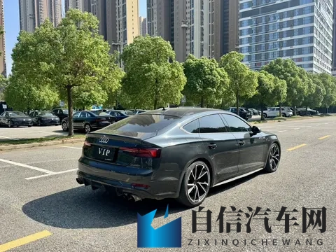 打屁股秘 无内裤的网站：汽车文化新视角：揭秘独特网站背后的视觉盛宴-2