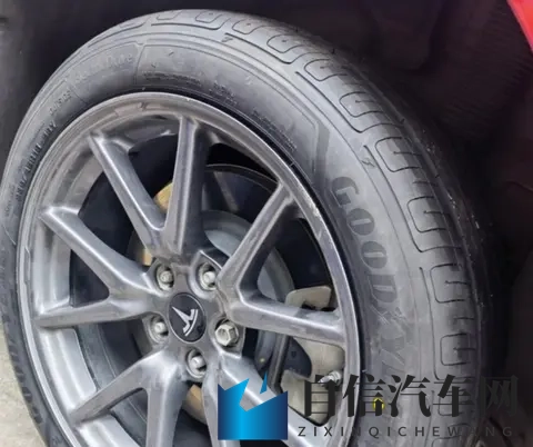 星空麻豆：璀璨夜空，时尚模特风采展现-3