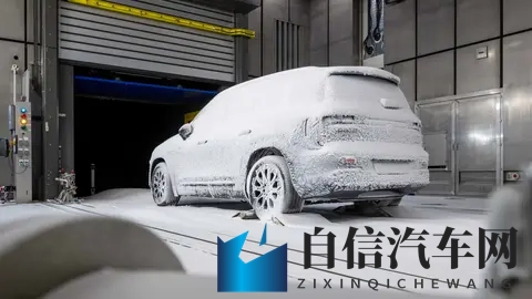 新款奔驰GLB内饰提前亮相，造车新势力的味道太重了-1