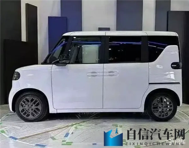 和三个男人4P爽爆了：汽车4P理论解析：未来驾驶快感揭秘-1