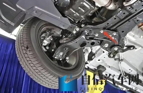 电车底盘为啥突然变稳了？不是黑科技，是3个天生物理优势-3