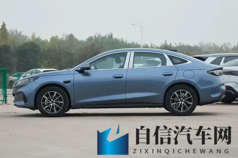 钢琴烤漆没有了！新款海豹06 DM-i实车到店，续航提升+换装怀挡-3