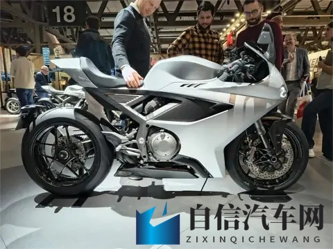 诺顿复活首发之作！曼岛TT传奇后裔Manx R实力几何？-2