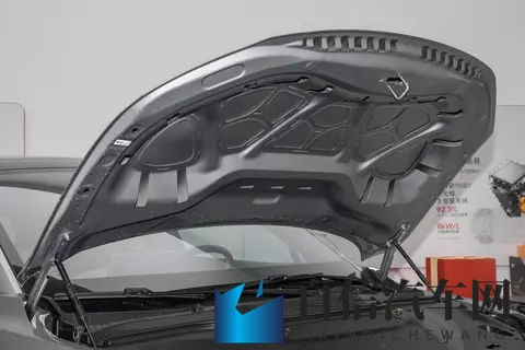 蔚来同款底盘+换电，续航700km，家用纯电SUV新选择！-3