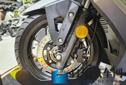 无极龙骨式踏板SR125 GTS米兰展亮相，水冷四气门+满配+十足战斗感-1