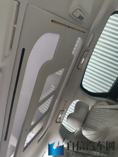 一个人看的www网站：新能源汽车崛起，智能驾驶引领未来，汽车科技新篇章即将开启-2