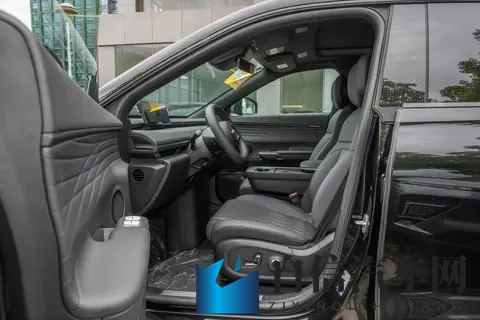 星纪元ET纯电版Max：智能出行新体验的均衡之选-2