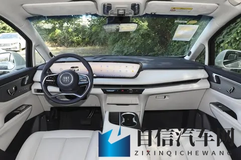 小黄鸭污：汽车设计新潮流：独特元素引领个性出行-1