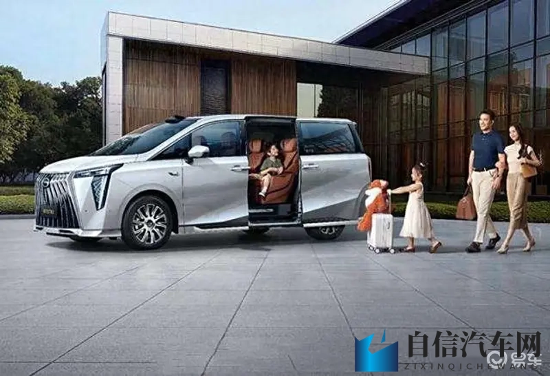 男生和女生打扑克APP：创新APP为驾驶添乐趣，科技游戏两不误-3