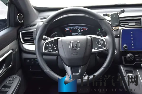 两个人看的www免费视频：汽车选购全攻略：安全、舒适、经济、售后全考虑-2