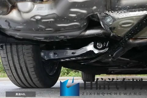 老师ass浓毛撒尿pics：色情视频曝光：教师不当行为引发关注-2