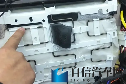 25万级SUV座椅暴力拆解，“剖开”看真面目！-2