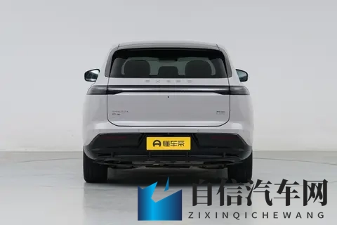 2025 款星纪元 ET：解决全家出行痛点，中大型 SUV 里的「全能选手」-3