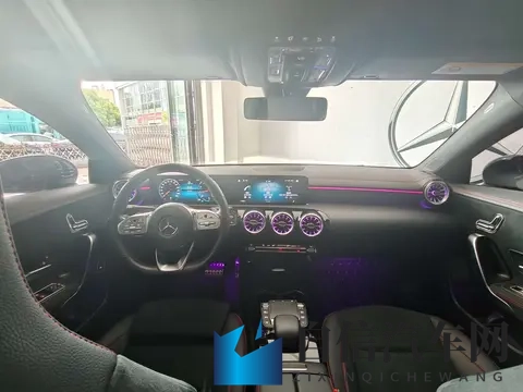 22款奔驰CLA轿跑,4万公里,16万不到体验优雅运动风-3