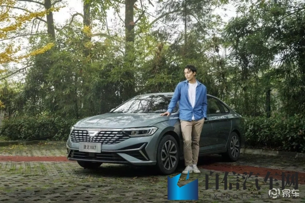 双人打扑克:趣味驾驶新体验:玩转智能汽车乐趣多-2