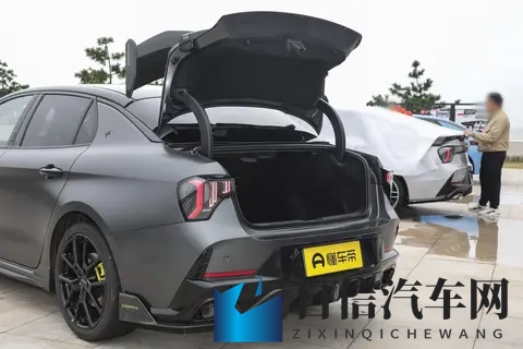 8155芯片加持+赛道基因!领克03,是你的个性运动座驾吗?-2