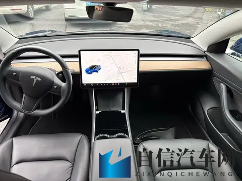 13万收特斯拉Model3,代步通勤不心疼?-3