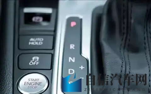 别浪费手自一体！M挡这3个场景用对，关键时刻能救命-1