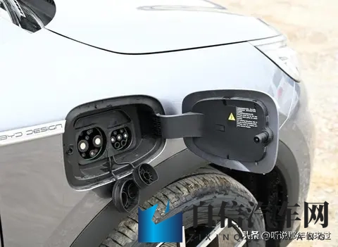 新款比亚迪元PLUS内饰曝光！650公里续航，内饰反人类设计竟还在-3