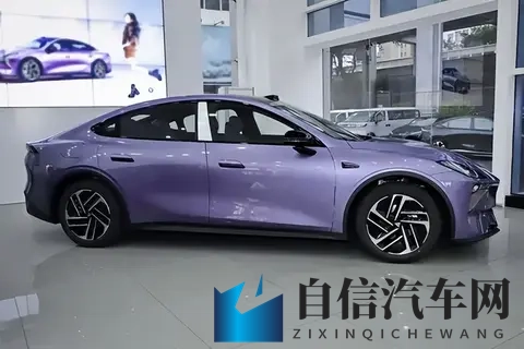 全系激光雷达+后驱底盘，14万价位的轿跑正在改变规则？-3