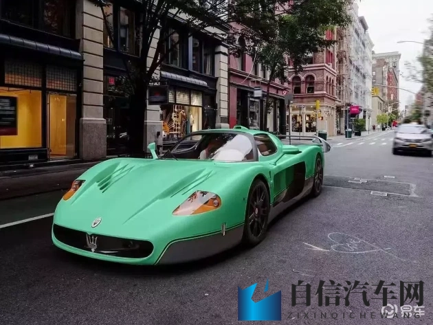 男人和女人在床上的app：情侣私密互动平台-1