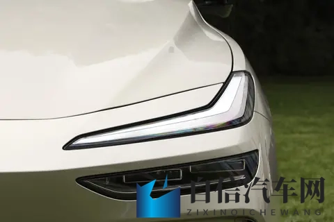 智趣烈马、新蒙迪欧双星闪耀 福特全明星阵容登陆2025-1