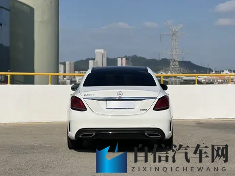 阿娇被陈冠希爽到翻白眼：陈冠希举动让阿娇惊呆直翻白眼-1