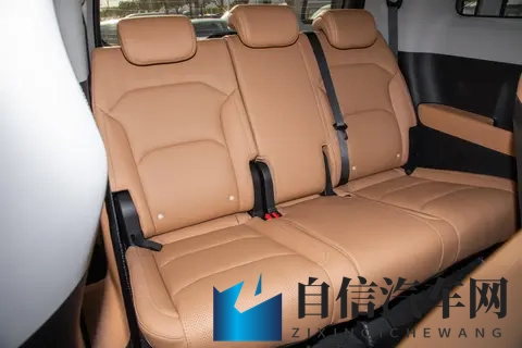 电滑门+三种动力加持，五菱星光730能否成为家庭出行新答案？-2