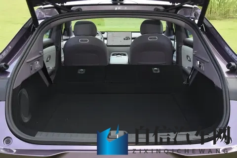 价值标杆，2026款吉利银河星舰7 EM-i杀进10万内-1