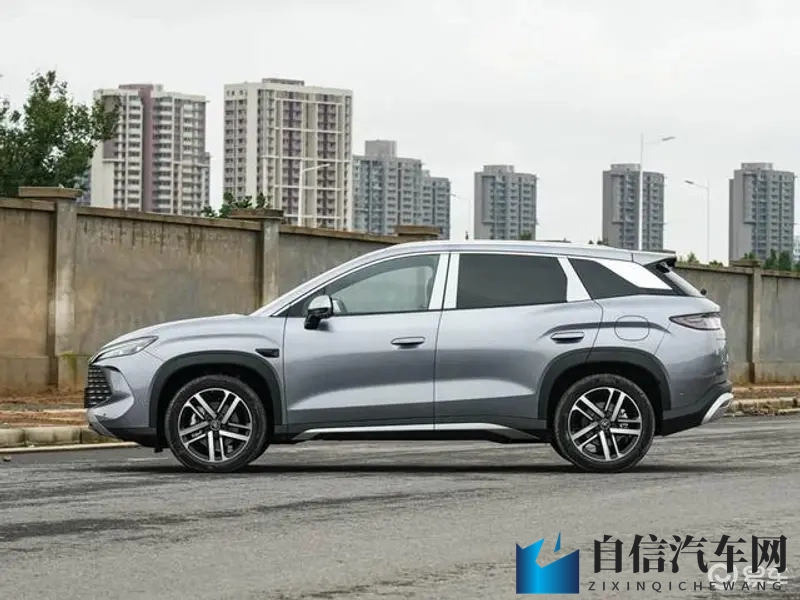 校花被打屁股撅夹jk裙脱扒开:汽车设计新潮流:独特外观与智能科技并存-1