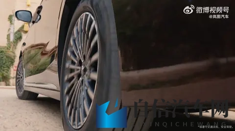 华为智驾+四座头等舱，杀疯了！-2