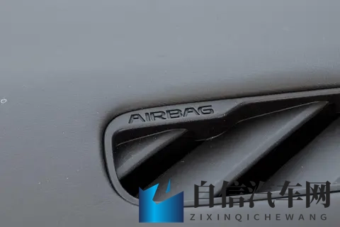 腾势N8L正式发布！20T插混+空悬+6活塞，大六座SUV新标杆？-1