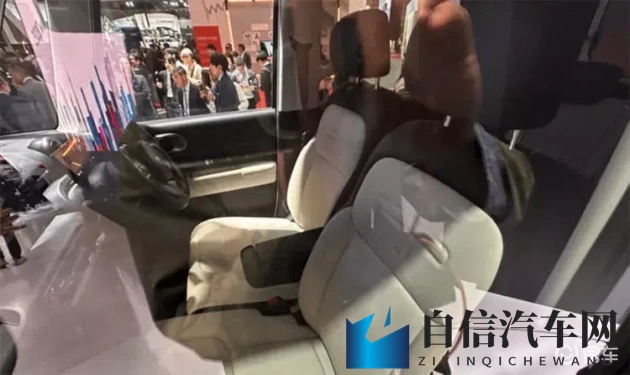 男生将困困申请女生的定眼里：男生倾心追求女生眼中那抹温柔-1