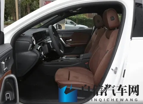 奔驰A级选购指南！请放弃25万的A180L丐版，多花244万上A200L吧-1