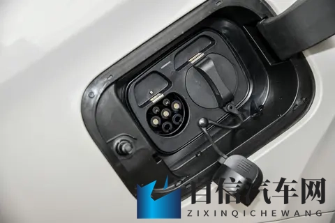 大空间、长续航、高品控，第三代蓝电E5 PLUS究竟表现如何?-2