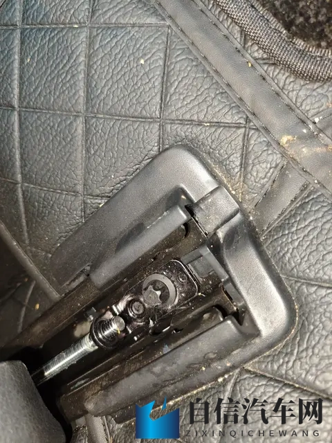 十大黄色软件污：汽车软件命名尴尬盘点，揭秘那些让人脸红的命名！-2