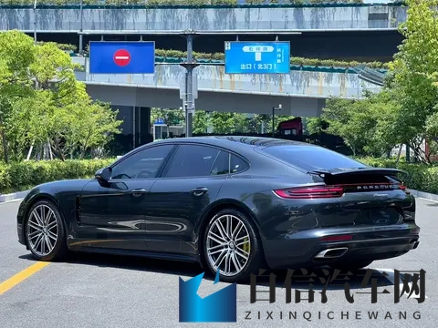 她扒下内裤让我爽了一夜A片：新能源汽车+智能驾驶，未来出行新变革，汽车娱乐系统革新体验-3