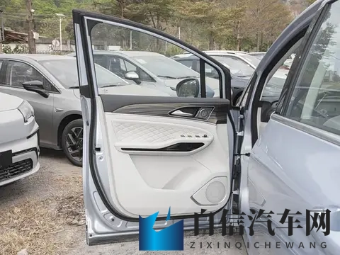 售1549万元起_15T插混中型MPV，东风风行游艇PHEV正式上市-1