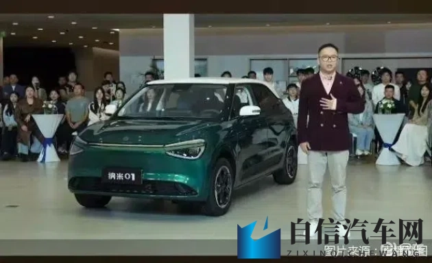 男生把自己的困困放在女生的困困里的图片：男孩将自身体验分享至女孩心间画面-1