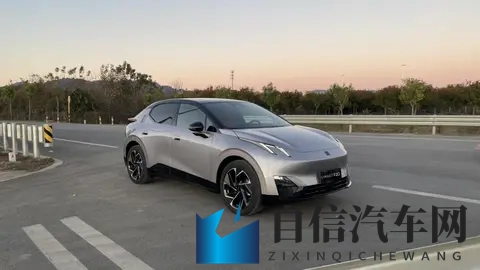 领克Z20银色实车路透曝光！新颜色和轮毂组合引热议？-2