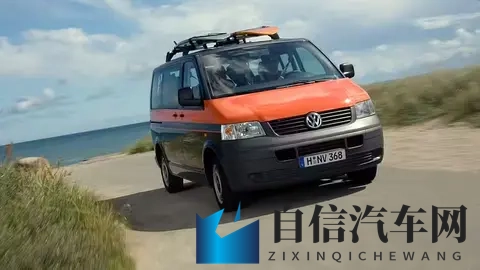 女学霸撅着光屁股被老师打：女学生光着屁股遭教师惩罚场面尴尬-2