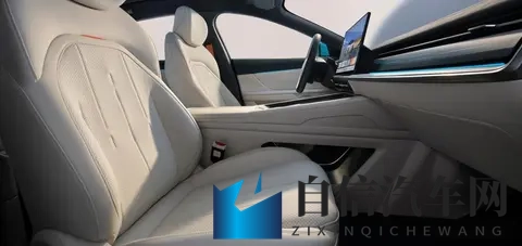 发力了！东风奕派eπ007+ 颜值、智能、操控都有了，还有大彩蛋？-2