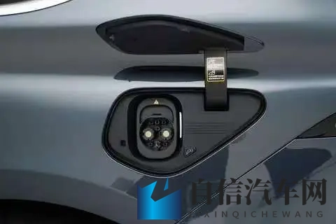 蔚来ET9到底咋样?80万级的国产车,我体验了一番-2