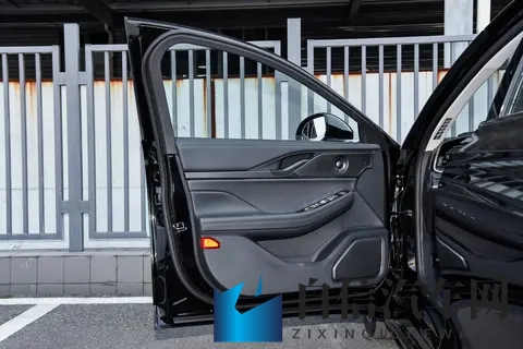 林肯Z配置差异化分析，混动、纯燃油具体该怎么选？-3