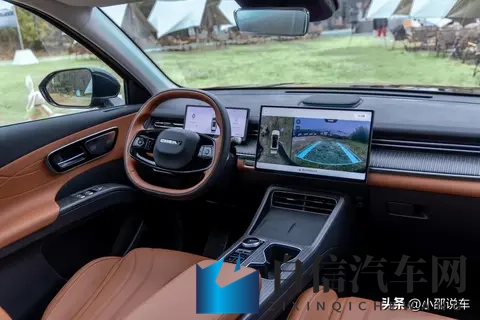9万块的SUV,竟配了20万车才有的功能?奇瑞这波操作让人看不懂-2