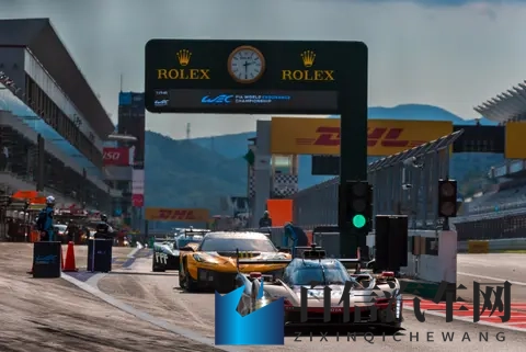 少妇被大黑捧猛烈进出A片：激情演绎，少妇与猛男激情缠绵，画面刺激-2