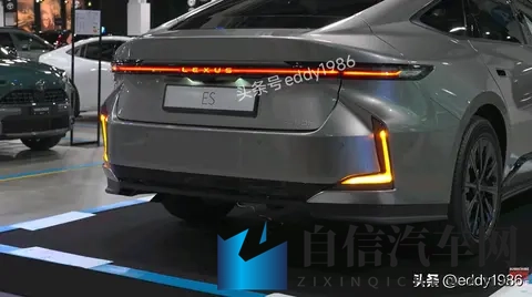 全新雷克萨斯ES实车外观与内饰终于曝光，惊喜与惊吓并存！-1