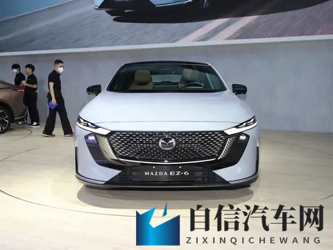 长安掀桌子了！全新中大型车配6C快充+双叉臂前悬，售价1099万起-2