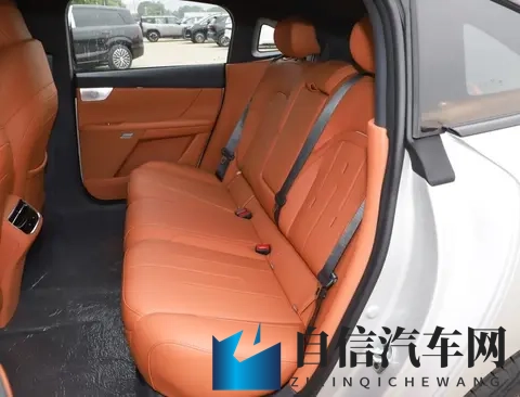 有激光雷达和市区领航 智能化全面提升 东风奕派eπ007+实力出众-1