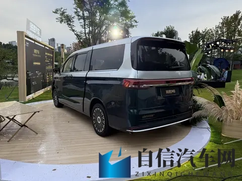 久久只有精品：汽车制造：揭秘精品背后的科技与创新-2